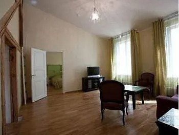 Cozy In Old Town Apartman